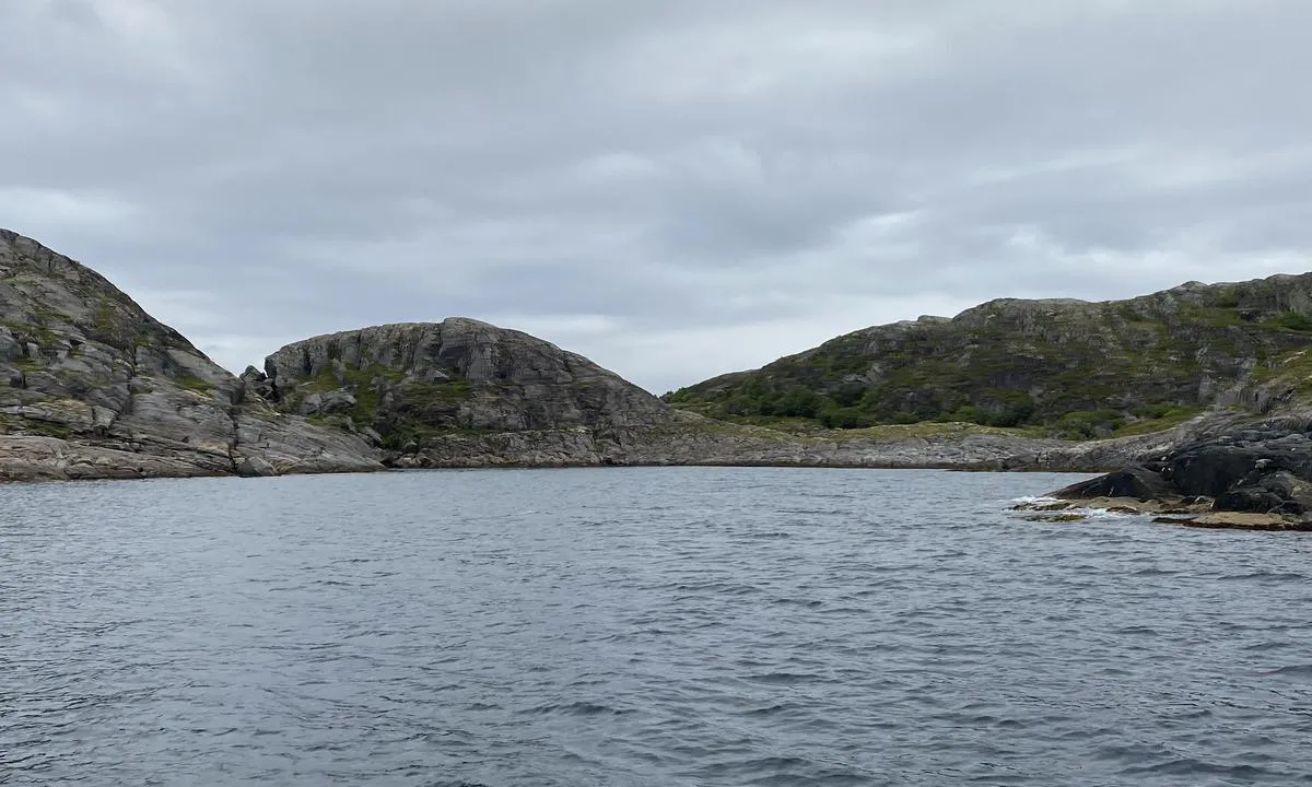 Husøya sør: {"base": "en", "no": "sy Blue Lady", "se": "sy Blue Lady", "en": "sy Blue Lady", "da": "sy Blue Lady"}