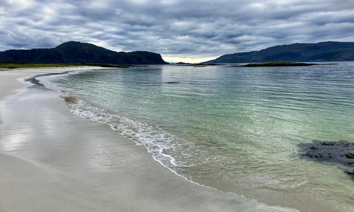 Iglandsvik: {"base": "no", "no": "Grotlesanden", "se": "Grotlesanden", "en": "Grotlesanden", "da": "Grotlesanden"}