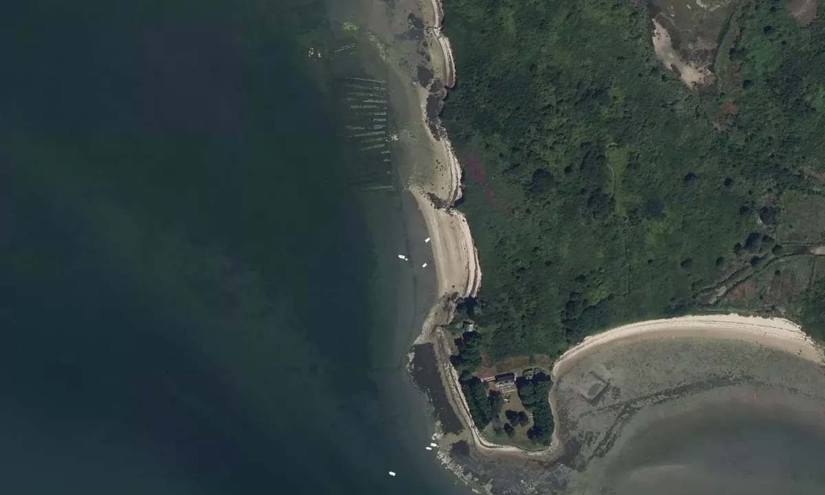 Satelite image of Île de Boed