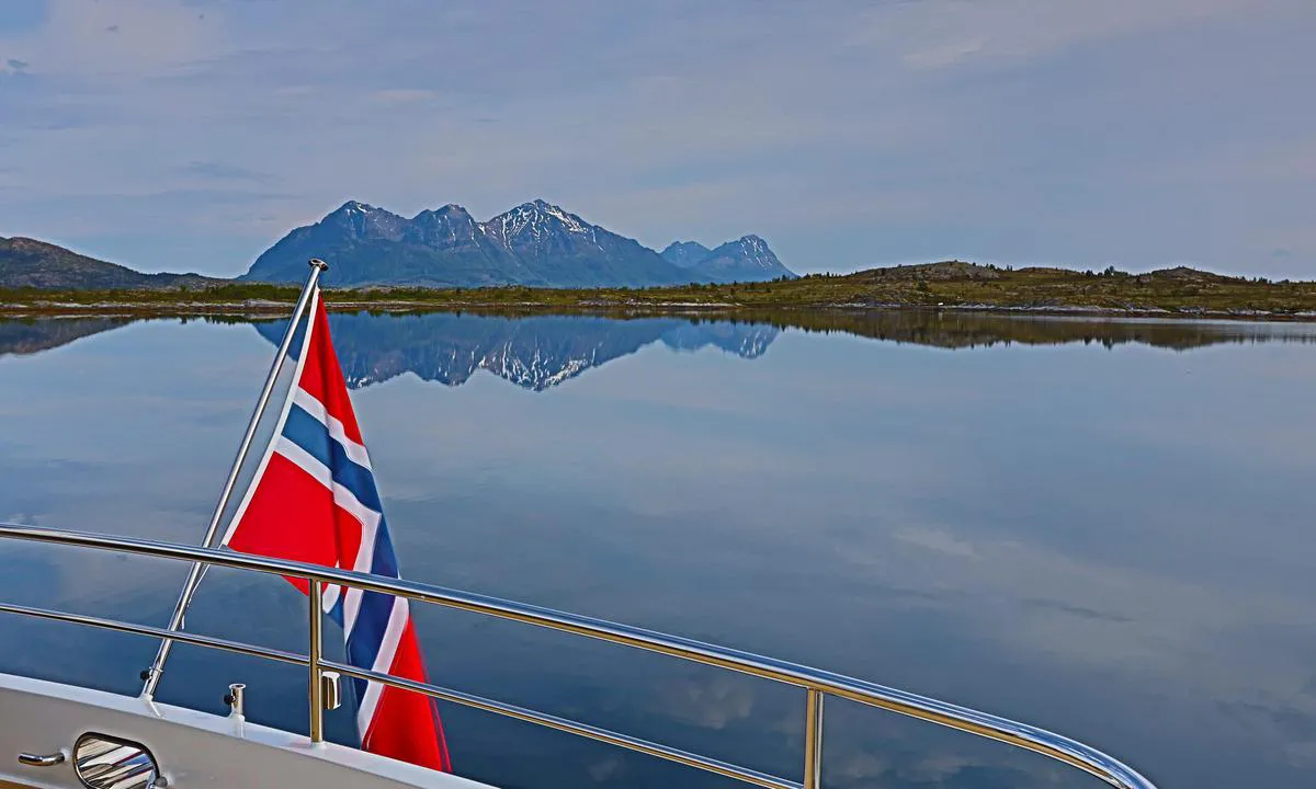 Innerpollen: View north east to the mountains of Hamarøy