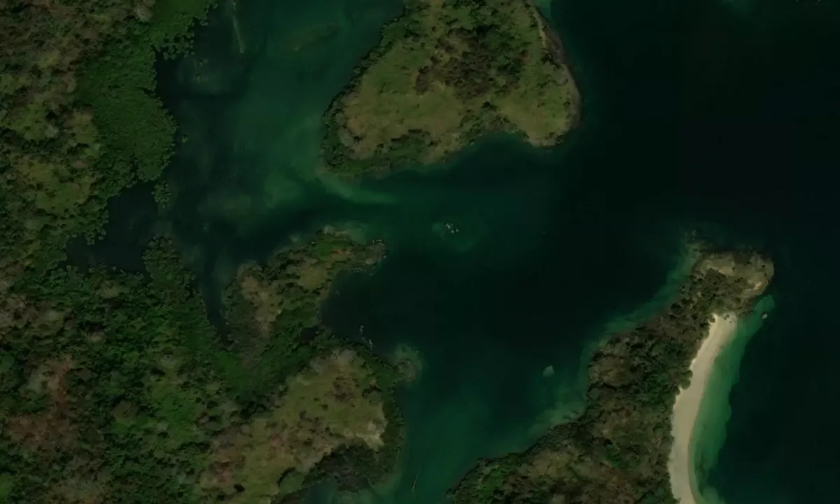 Satelite image of Isla Bayonets