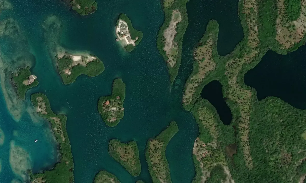 Satelite image of Isla Tintinpan