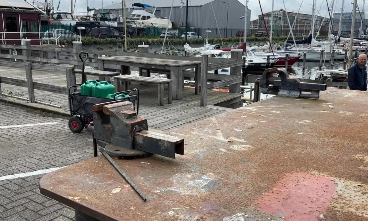 Jachthaven Schelde: {"base": "en", "no": "Arbeidsstasjoner", "se": "Arbetsstationer", "en": "Workstations", "da": "Arbejdsstationer"}