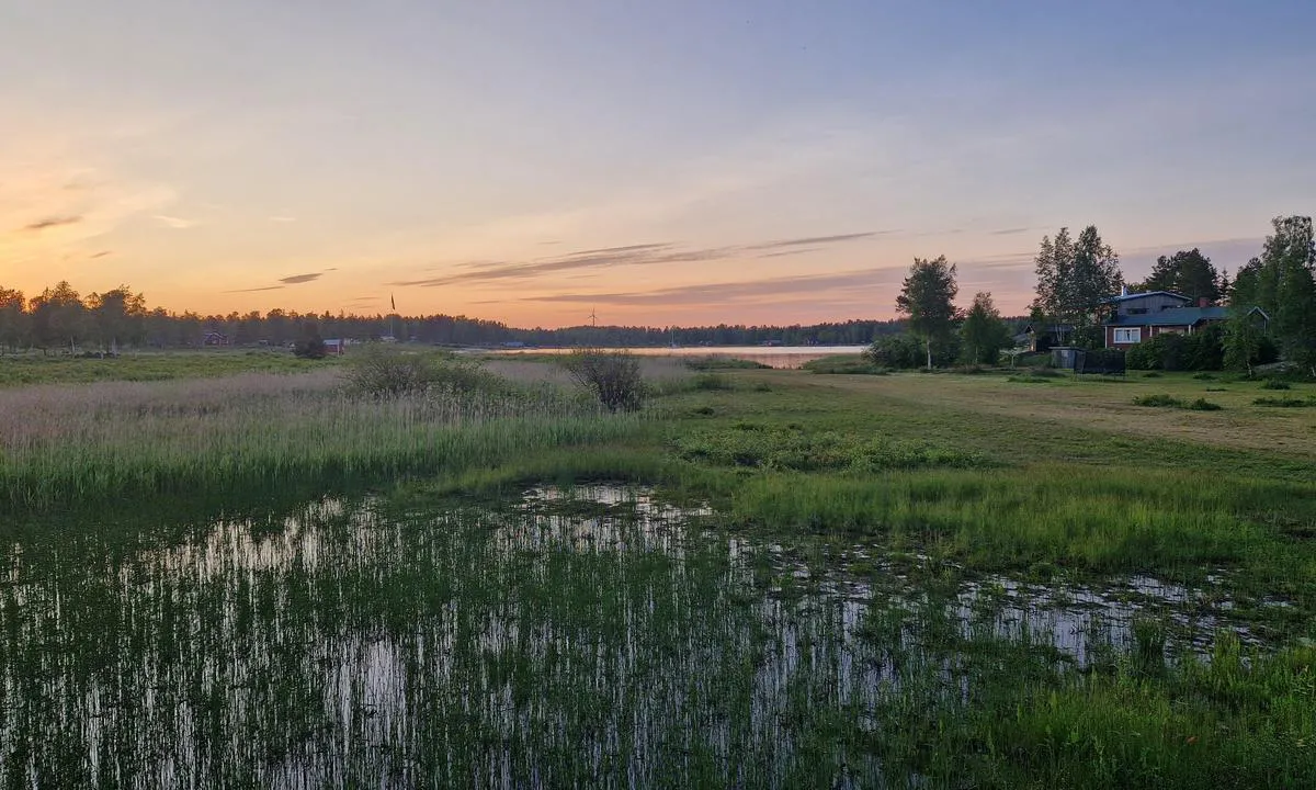 Järnäsklubb: {"base": "en", "no": "Omgivelsene er verdt et bes\u00f8k.", "se": "Omgivningen \u00e4r v\u00e4rd ett bes\u00f6k.", "en": "The surrounding is worth a visit.", "da": "Omgivelserne er et bes\u00f8g v\u00e6rd.", "fr": "Les environs valent la peine d'\u00eatre visit\u00e9s.", "de": "Die Umgebung ist einen Besuch wert.", "es": "El entorno vale la pena una visita.", "it": "La zona circostante merita una visita.", "pt": "O entorno vale a pena visitar.", "nl": "De omgeving is een bezoek waard.", "pl": "Okolica jest warta odwiedzenia.", "uk": "\u041e\u0442\u043e\u0447\u0435\u043d\u043d\u044f \u0432\u0430\u0440\u0442\u0435 \u0432\u0456\u0434\u0432\u0456\u0434\u0443\u0432\u0430\u043d\u043d\u044f.", "ro": "\u00cemprejurimile merit\u0103 o vizit\u0103.", "tr": "\u00c7evreyi ziyaret etmeye de\u011fer.", "el": "\u0397 \u03b3\u03cd\u03c1\u03c9 \u03c0\u03b5\u03c1\u03b9\u03bf\u03c7\u03ae \u03b1\u03be\u03af\u03b6\u03b5\u03b9 \u03bc\u03b9\u03b1 \u03b5\u03c0\u03af\u03c3\u03ba\u03b5\u03c8\u03b7.", "cs": "Okol\u00ed stoj\u00ed za n\u00e1v\u0161t\u011bvu.", "hu": "A k\u00f6rny\u00e9k meg\u00e9ri a l\u00e1togat\u00e1st.", "fi": "Ymp\u00e4rist\u00f6 on vierailun arvoinen.", "bg": "\u041e\u043a\u043e\u043b\u043d\u043e\u0441\u0442\u0442\u0430 \u0441\u0438 \u0437\u0430\u0441\u043b\u0443\u0436\u0430\u0432\u0430 \u0434\u0430 \u0431\u044a\u0434\u0435 \u043f\u043e\u0441\u0435\u0442\u0435\u043d\u0430.", "sr": "Okolina je vredna posete.", "et": "\u00dcmbruskond on k\u00fclastamist v\u00e4\u00e4rt.", "lv": "Apk\u0101rtne ir v\u0113rta, lai to apmekl\u0113tu.", "lt": "Aplinka verta apsilankymo."}