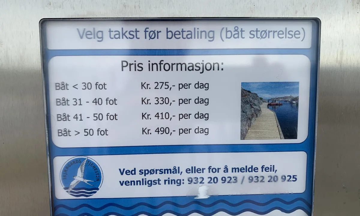 Jomfruland Gjestehavn: {"base": "no", "no": "Havneleie 2021.", "se": "Hamnavgift 2021.", "en": "Harbour Fees 2021.", "da": "Havneleje 2021."}