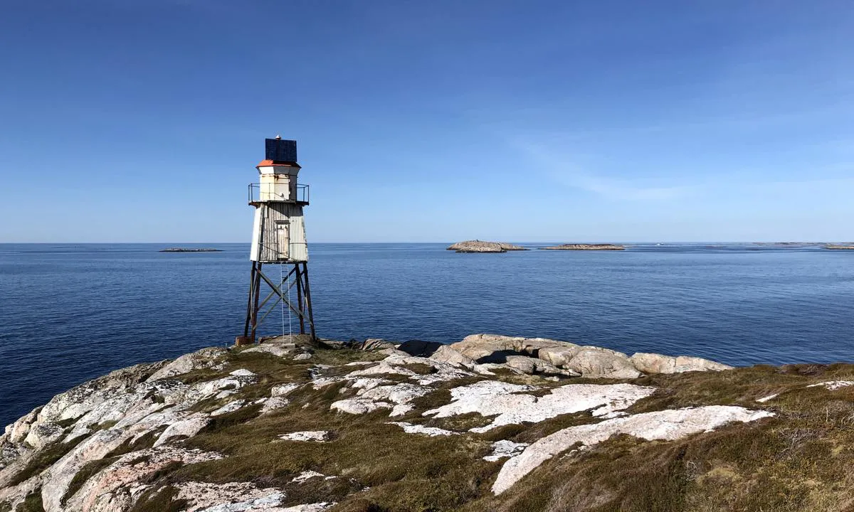 Utsikt fra fyret på Kallholmen. Ankringsplassen er ned til høyre i forhold til der bildet er tatt.