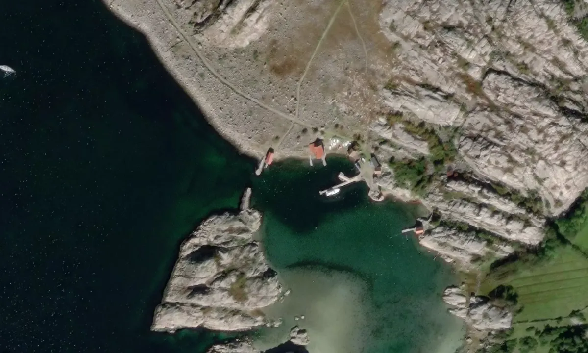 Flyfoto av Kalvön Fiskehamn