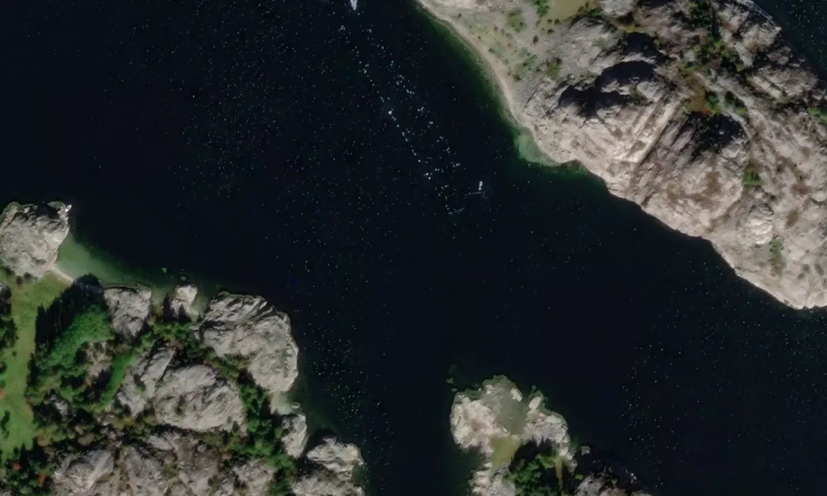 Flyfoto av Kalvön - ytre basseng