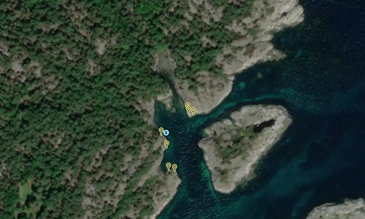 Satelite image of Kalvøyhavn