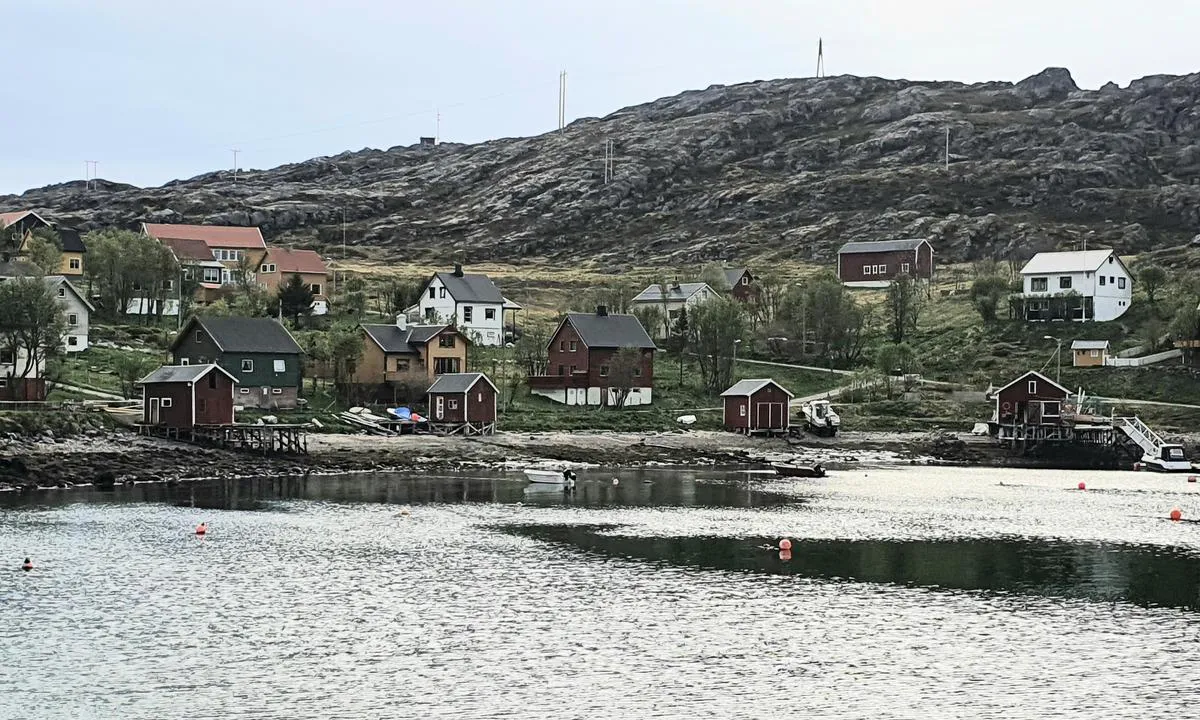 Kårhamn: Velstelte hus som nok brukes mest om sommeren etter at fiskemottaket stengte.