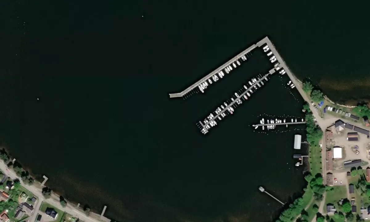 Flyfoto av Karlsborg - Stenbryggan