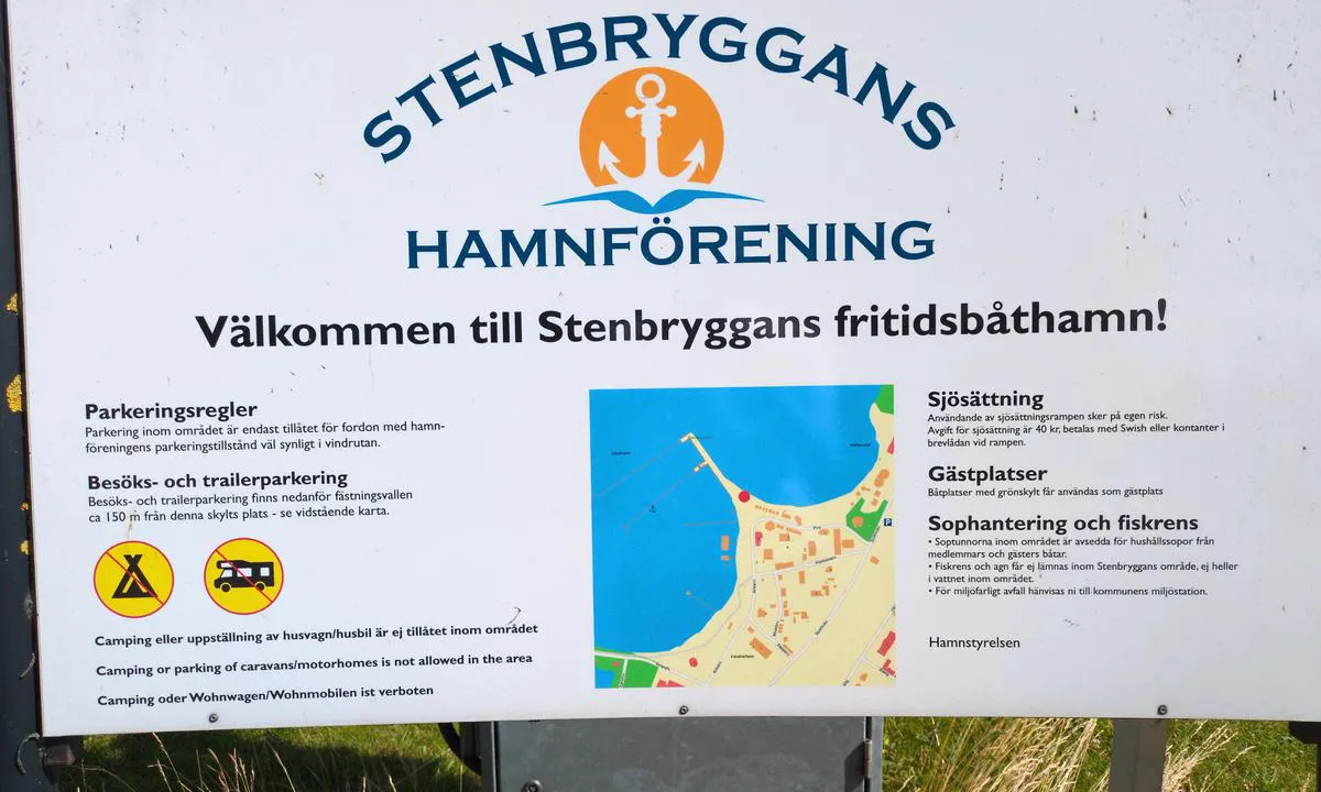 Karlsborg - Stenbryggan: {"base": "se", "no": "Informasjon om gjestehavnen", "se": "Information om g\u00e4sthamnen", "en": "Information about the guest harbor", "da": "Information om g\u00e6stehavnen", "fr": "Informations sur le port de plaisance", "de": "Informationen \u00fcber den G\u00e4stehafen", "es": "Informaci\u00f3n sobre el puerto de hu\u00e9spedes", "it": "Informazioni sul porto turistico", "pt": "Informa\u00e7\u00e3o sobre o porto de h\u00f3spedes", "nl": "Informatie over de gastenhaven", "pl": "Informacje o przystani dla go\u015bci", "uk": "\u0406\u043d\u0444\u043e\u0440\u043c\u0430\u0446\u0456\u044f \u043f\u0440\u043e \u0433\u043e\u0441\u0442\u044c\u043e\u0432\u0443 \u0433\u0430\u0432\u0430\u043d\u044c", "ro": "Informa\u021bii despre portul pentru oaspe\u021bi", "tr": "Misafir liman\u0131 hakk\u0131nda bilgi", "el": "\u03a0\u03bb\u03b7\u03c1\u03bf\u03c6\u03bf\u03c1\u03af\u03b5\u03c2 \u03b3\u03b9\u03b1 \u03c4\u03bf \u03bb\u03b9\u03bc\u03ac\u03bd\u03b9 \u03b5\u03c0\u03b9\u03c3\u03ba\u03b5\u03c0\u03c4\u03ce\u03bd", "cs": "Informace o hostuj\u00edc\u00edm p\u0159\u00edstavu", "hu": "Inform\u00e1ci\u00f3 a vend\u00e9gkik\u00f6t\u0151r\u0151l", "fi": "Tietoa vierassatamasta", "bg": "\u0418\u043d\u0444\u043e\u0440\u043c\u0430\u0446\u0438\u044f \u0437\u0430 \u0433\u043e\u0441\u0442\u0443\u0432\u0430\u0449\u043e\u0442\u043e \u043f\u0440\u0438\u0441\u0442\u0430\u043d\u0438\u0449\u0435", "sr": "\u0418\u043d\u0444\u043e\u0440\u043c\u0430\u0446\u0438\u0458\u0435 \u043e \u0433\u043e\u0441\u0442\u0443\u0458\u0443\u045b\u043e\u0458 \u043b\u0443\u0446\u0438", "et": "Teave k\u00fclalissadama kohta", "lv": "Inform\u0101cija par viesu ostu", "lt": "Informacija apie sve\u010di\u0173 uost\u0105"}