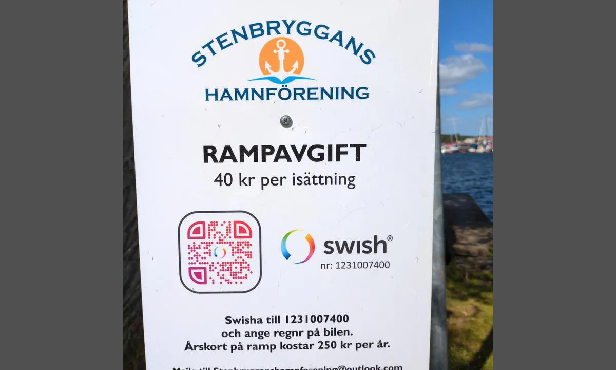 Karlsborg - Stenbryggan: {"base": "se", "no": "Informasjon om sj\u00f8settingsrampen", "se": "Information om sj\u00f6s\u00e4ttningsrampen", "en": "Information about the launching ramp", "da": "Information om s\u00f8s\u00e6tningsrampen", "fr": "Informations sur la rampe de mise \u00e0 l'eau", "de": "Informationen \u00fcber die Sliprampe", "es": "Informaci\u00f3n sobre la rampa de botadura", "it": "Informazioni sulla rampa di varo", "pt": "Informa\u00e7\u00f5es sobre a rampa de lan\u00e7amento", "nl": "Informatie over de boothelling", "pl": "Informacje o rampie do wodowania \u0142odzi", "uk": "\u0406\u043d\u0444\u043e\u0440\u043c\u0430\u0446\u0456\u044f \u043f\u0440\u043e \u0441\u043f\u0443\u0441\u043a\u043e\u0432\u0438\u0439 \u0442\u0440\u0430\u043f", "ro": "Informa\u021bii despre rampa de lansare a ambarca\u021biunilor", "tr": "Deniz ara\u00e7lar\u0131n\u0131n suya indirilmesi rampas\u0131 hakk\u0131nda bilgi", "el": "\u03a0\u03bb\u03b7\u03c1\u03bf\u03c6\u03bf\u03c1\u03af\u03b5\u03c2 \u03b3\u03b9\u03b1 \u03c4\u03b7 \u03c1\u03ac\u03bc\u03c0\u03b1 \u03ba\u03b1\u03b8\u03ad\u03bb\u03ba\u03c5\u03c3\u03b7\u03c2", "cs": "Informace o spou\u0161t\u011bc\u00ed ramp\u011b", "hu": "Inform\u00e1ci\u00f3k a v\u00edzresz\u00e1ll\u00e1si r\u00e1mp\u00e1r\u00f3l", "fi": "Tietoa veneenlaskuluiska", "bg": "\u0418\u043d\u0444\u043e\u0440\u043c\u0430\u0446\u0438\u044f \u0437\u0430 \u0441\u043f\u0443\u0441\u043a\u043e\u0432\u044b\u043c\u0438\u044f \u0440\u0430\u043c\u043f\u0438", "sr": "Informacija o rampi za spu\u0161tanje \u010damaca u vodu", "et": "Teave veeskamislahendi kohta", "lv": "Inform\u0101cija par laivu nolai\u0161anu", "lt": "Informacija apie nuleidimo nuo rampa \u012f vanden\u012f"}