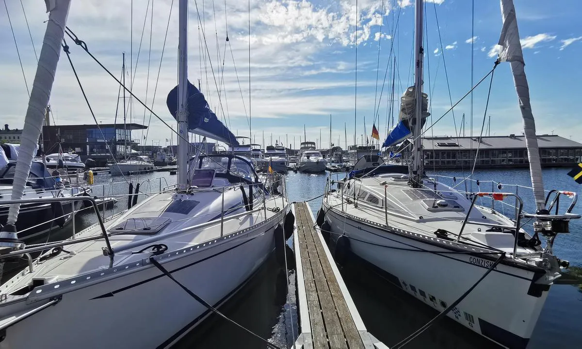 {"base": "se", "no": "Karlskrona Bymarina", "se": "Karlskrona Stadsmarina", "en": "Karlskrona City Marina", "da": "Karlskrona Byhavn"}