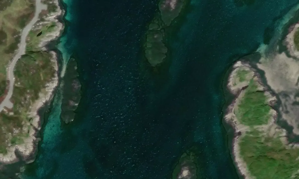 Satelite image of Karlsøya