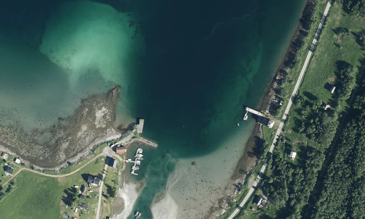 Flyfoto av Kastneshamn