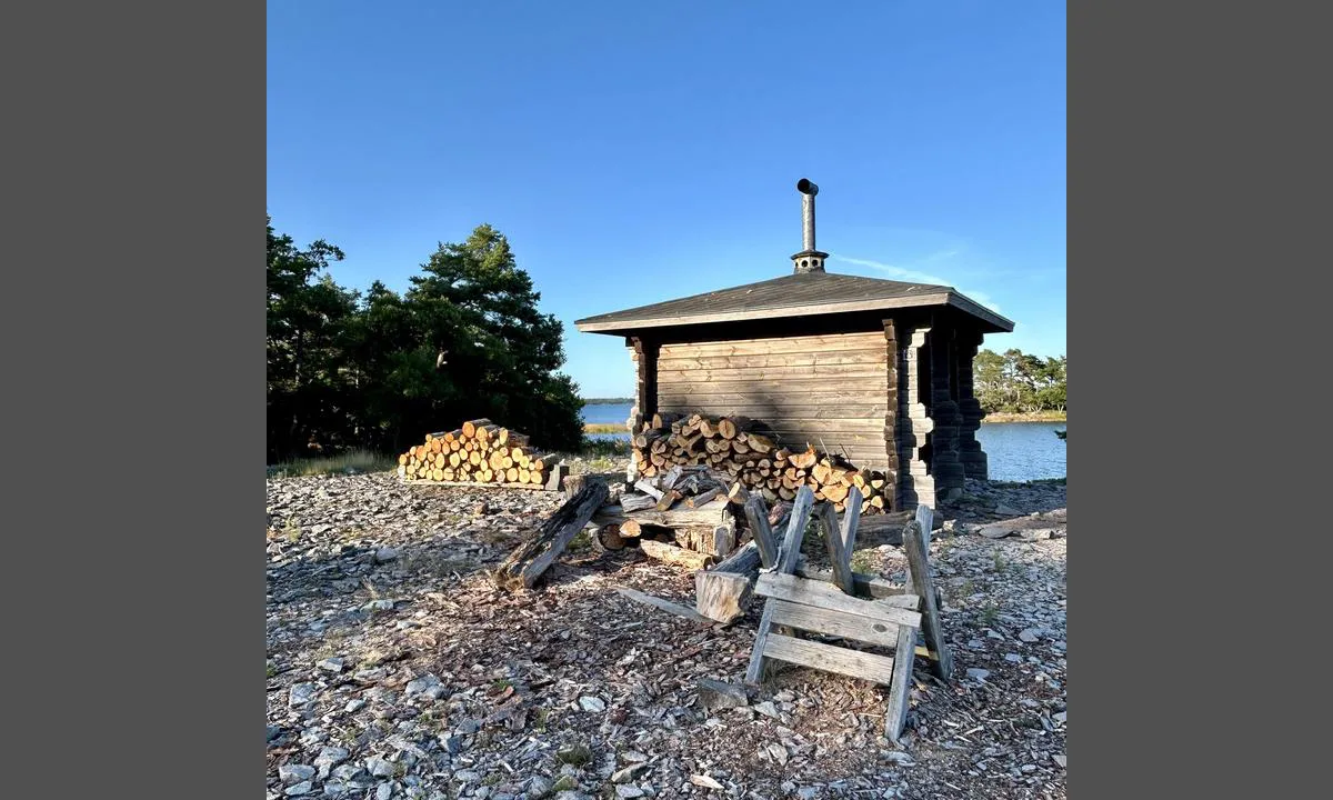 Katanpää: {"base": "en", "no": "En av grillplassene", "se": "En av grillplatserna", "en": "One of the Barbecue places", "da": "En af grillpladserne", "fr": "Un des endroits pour faire un barbecue", "de": "Einer der Grillpl\u00e4tze", "es": "Uno de los lugares para hacer barbacoa", "it": "Uno dei posti per il barbecue", "pt": "Um dos locais para churrasco", "nl": "Een van de barbecueplaatsen", "pl": "Jedno z miejsc do grillowania", "uk": "\u041e\u0434\u043d\u0435 \u0437 \u043c\u0456\u0441\u0446\u044c \u0434\u043b\u044f \u0431\u0430\u0440\u0431\u0435\u043a\u044e", "ro": "Unul dintre locurile pentru gr\u0103tar", "tr": "Barbek\u00fc yerlerinden biri", "el": "\u0388\u03bd\u03b1 \u03b1\u03c0\u03cc \u03c4\u03b1 \u039c\u03c0\u03ac\u03c1\u03bc\u03c0\u03b5\u03ba\u03b9\u03bf\u03c5 \u03bc\u03ad\u03c1\u03b7", "cs": "Jedno z m\u00edst na grilov\u00e1n\u00ed", "hu": "Az egyik grillez\u0151 hely", "fi": "Yksi grillipaikoista", "bg": "\u0415\u0434\u043d\u043e \u043e\u0442 \u043c\u0435\u0441\u0442\u0430\u0442\u0430 \u0437\u0430 \u0431\u0430\u0440\u0431\u0435\u043a\u044e", "sr": "Jedno od mesta za ro\u0161tilj", "et": "\u00dcks grillikohtadest", "lv": "Viena no gril\u0113\u0161anas viet\u0101m", "lt": "Viena i\u0161 kepsni\u0173 viet\u0173"}