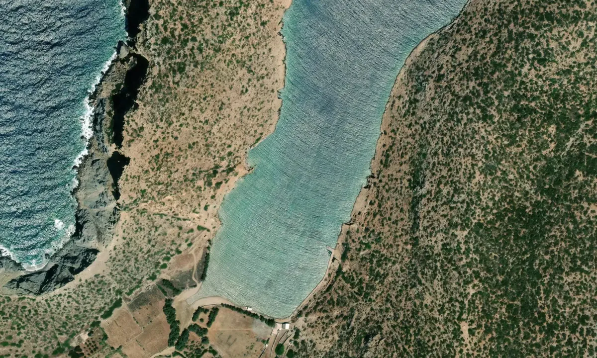 Flyfoto av Kato Kampos Bay