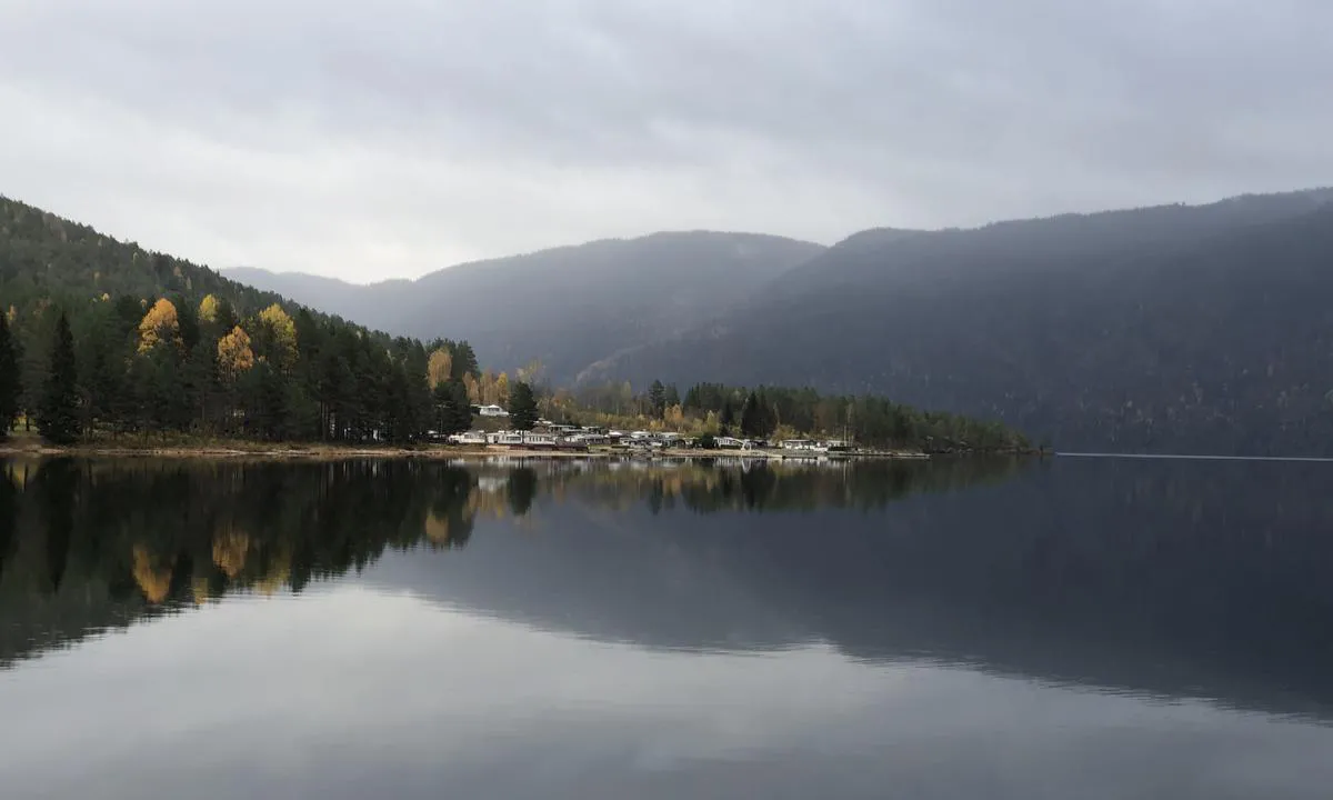 {"base": "no", "no": "Kilen Feriesenter sett nordfra.", "se": "Kilen Feriesenter sett norrifr\u00e5n.", "en": "Kilen Holiday Center seen from the north.", "da": "Kilen Feriesenter set nordfra."}