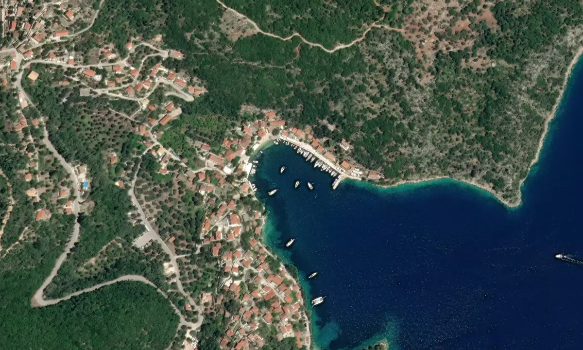 Flyfoto av Kioni