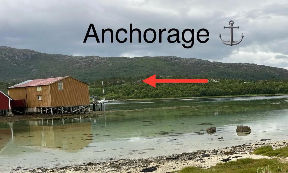 Kjærfjord Båthavn: {"base": "en", "no": "Tysk b\u00e5t p\u00e5 anker. Rundt 7 meter dyp ved lavvann", "se": "Tysk b\u00e5t p\u00e5 ankar. Cirka 7 meter djup vid l\u00e5gvatten", "en": "German boat on anchor. Around 7 meters deep at low tide", "da": "Tysk b\u00e5d p\u00e5 anker. Omkring 7 meter dybt ved lavvande"}