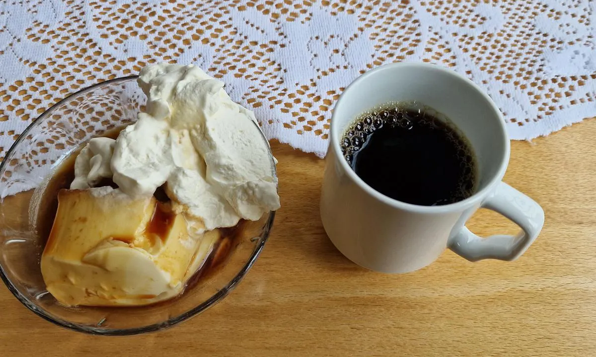Kjeldsund leirskole: {"base": "no", "no": "Dessert: Kaffe og karamellpudding....", "se": "Efterr\u00e4tt: Kaffe och karamellpudding....", "en": "Dessert: Coffee and caramel pudding....", "da": "Dessert: Kaffe og karamelpudding...."}