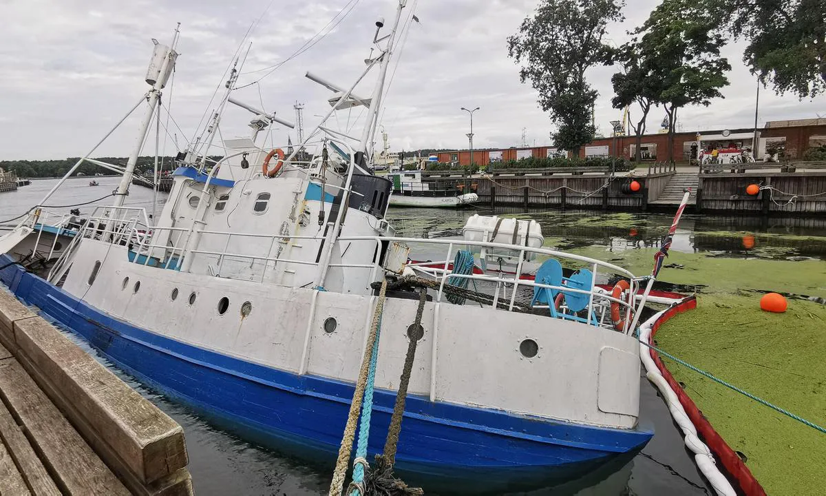 Klaipeda: {"base": "de", "no": "Det var en gang en restaurant", "se": "Det var en g\u00e5ng en restaurang", "en": "That was once a restaurant", "da": "Det var engang en restaurant", "fr": "C'\u00e9tait autrefois un restaurant", "de": "Das wahr mal ein Restaurant", "es": "Eso sol\u00eda ser un restaurante", "it": "Quello era un ristorante", "pt": "Isso j\u00e1 foi um restaurante", "nl": "Dat was een restaurant", "pl": "To by\u0142a kiedy\u015b restauracja", "uk": "\u0426\u0435 \u0431\u0443\u043b\u043e \u043a\u043e\u043b\u0438\u0441\u044c \u0440\u0435\u0441\u0442\u043e\u0440\u0430\u043d", "ro": "A fost odat\u0103 un restaurant", "tr": "Bu bir zamanlar bir restoran idi", "el": "\u0391\u03c5\u03c4\u03cc\u03c2 \u03ae\u03c4\u03b1\u03bd \u03ba\u03ac\u03c0\u03bf\u03c4\u03b5 \u03ad\u03bd\u03b1 \u03b5\u03c3\u03c4\u03b9\u03b1\u03c4\u03cc\u03c1\u03b9\u03bf", "cs": "To b\u00fdvala restaurace", "hu": "Ez egykor egy \u00e9tterem volt", "fi": "Se oli joskus ravintola", "bg": "\u0422\u043e\u0432\u0430 \u0431\u0435\u0448\u0435 \u043d\u044f\u043a\u043e\u0433\u0430 \u0440\u0435\u0441\u0442\u043e\u0440\u0430\u043d\u0442", "sr": "\u0422\u043e \u0458\u0435 \u043d\u0435\u043a\u0430\u0434 \u0431\u0438\u043e \u0440\u0435\u0441\u0442\u043e\u0440\u0430\u043d", "et": "See oli kord restoran", "lv": "T\u0101 k\u0101dreiz bija restor\u0101ns", "lt": "Tai buvo restoranas"}
