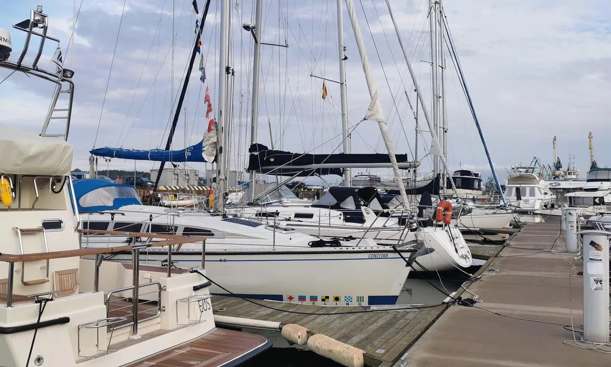 {"base": "lt", "no": "Klaipeda Marina", "se": "Klaipeda Marina", "en": "Klaipeda Marina", "da": "Klaipeda Marina", "fr": "Port de plaisance de Klaipeda", "de": "Klaip\u0117da Marina", "es": "Klaipeda Marina", "it": "\"Klaipeda Marina\"", "pt": "Marina de Klaipeda", "nl": "Klaip\u0117da Marina", "pl": "Marina w K\u0142ajpedzie", "uk": "\u041a\u043b\u0430\u0439\u043f\u0435\u0434\u0430 \u041c\u0430\u0440\u0438\u043d\u0430", "ro": "Marina Klaipeda", "tr": "Klaipeda Marina", "el": "\u039c\u03b1\u03c1\u03af\u03bd\u03b1 \u039a\u03bb\u03b1\u03ca\u03c0\u03ad\u03bd\u03c4\u03b1", "cs": "Klaipeda Marina", "hu": "Klaipeda Marina", "fi": "Klaip\u0117da Marina", "bg": "\u041a\u043b\u0430\u0439\u043f\u0435\u0434\u0441\u043a\u043e \u043f\u0440\u0438\u0441\u0442\u0430\u043d\u0438\u0449\u0435", "sr": "\u041a\u043b\u0430\u0438\u043f\u0435\u0434\u0430 \u041c\u0430\u0440\u0438\u043d\u0430", "et": "Klaipeda Jahisadam", "lv": "Klaip\u0113das Marina", "lt": "Klaipeda Marina"}