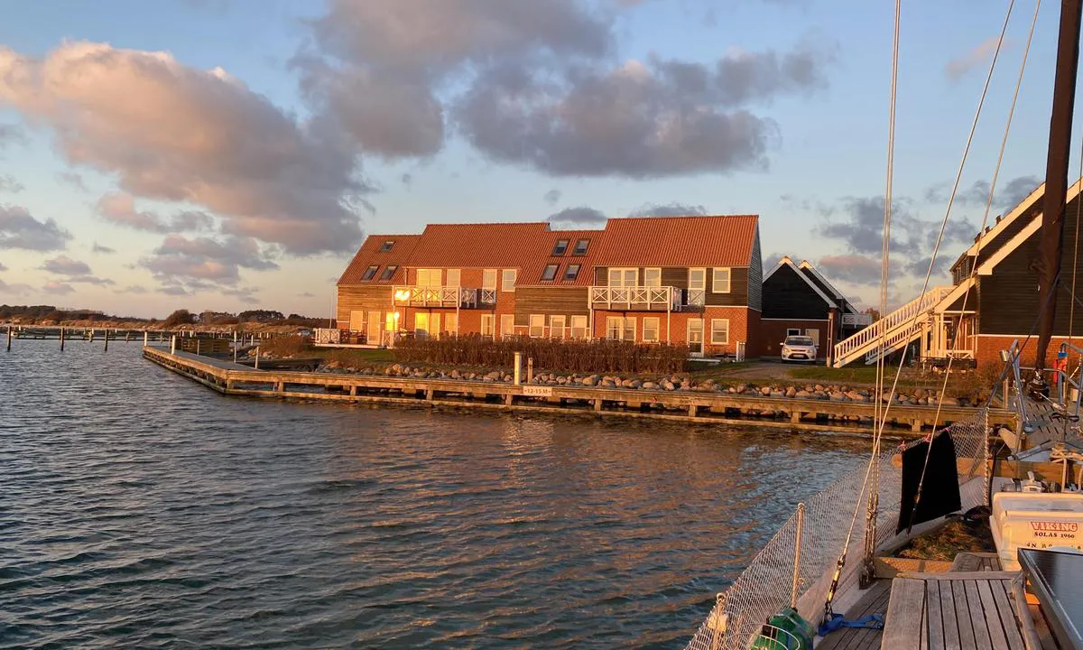 Klintholm Havn: {"base": "en", "no": "Slutten av november 2023", "se": "Slutet av november 2023", "en": "End of november 2023", "da": "Slutningen af november 2023"}