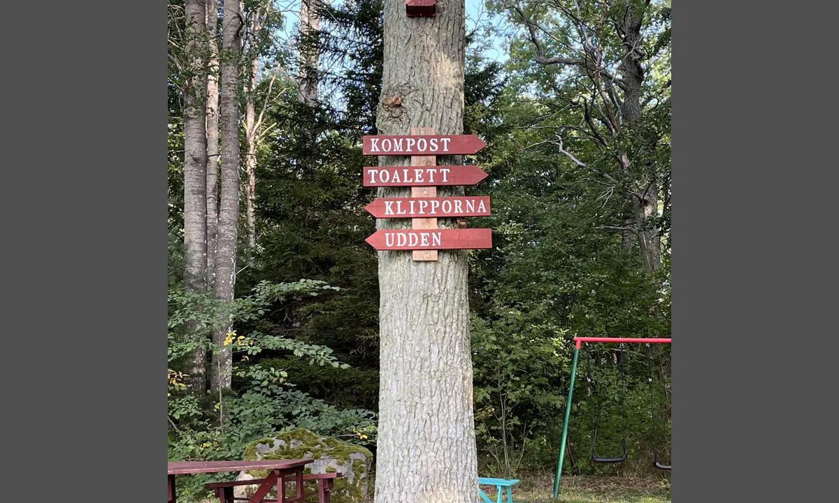 Klintholmen: {"base": "se", "no": "Velkommende og informativt!", "se": "V\u00e4lkomnande och informativt!", "en": "Welcoming and informative!", "da": "Velkommen og informativt!", "fr": "Accueillant et informatif!", "de": "Willkommen und informativ!", "es": "\u00a1Acogedor e informativo!", "it": "Accogliente e informativo!", "pt": "Acolhedor e informativo!", "nl": "Verwelkomend en informatief!", "pl": "Witamy i informujemy!", "uk": "\u0413\u043e\u0441\u0442\u0438\u043d\u043d\u0438\u0439 \u0442\u0430 \u0456\u043d\u0444\u043e\u0440\u043c\u0430\u0442\u0438\u0432\u043d\u0438\u0439!", "ro": "Binevenit \u0219i informativ!", "tr": "Kar\u015f\u0131lama ve bilgilendirme!", "el": "\u039a\u03b1\u03bb\u03c9\u03c3\u03cc\u03c1\u03b9\u03c3\u03bc\u03b1 \u03ba\u03b1\u03b9 \u03b5\u03bd\u03b7\u03bc\u03ad\u03c1\u03c9\u03c3\u03b7!", "cs": "V\u00edtaj\u00edc\u00ed a informativn\u00ed!", "hu": "\u00dcdv\u00f6zl\u0151 \u00e9s t\u00e1j\u00e9koztat\u00f3!", "fi": "Tervetullut ja informatiivinen!", "bg": "\u041f\u0440\u0438\u0432\u0435\u0442\u0441\u0442\u0432\u0430\u0449\u0438 \u0438 \u0438\u043d\u0444\u043e\u0440\u043c\u0430\u0442\u0438\u0432\u043d\u0438!", "sr": "Dobrodo\u0161li i informativni!", "et": "Soe ja informatiivne!", "lv": "Laipni gaid\u012bti un informat\u012bvi!", "lt": "Sveikintinas ir informatyvus!"}
