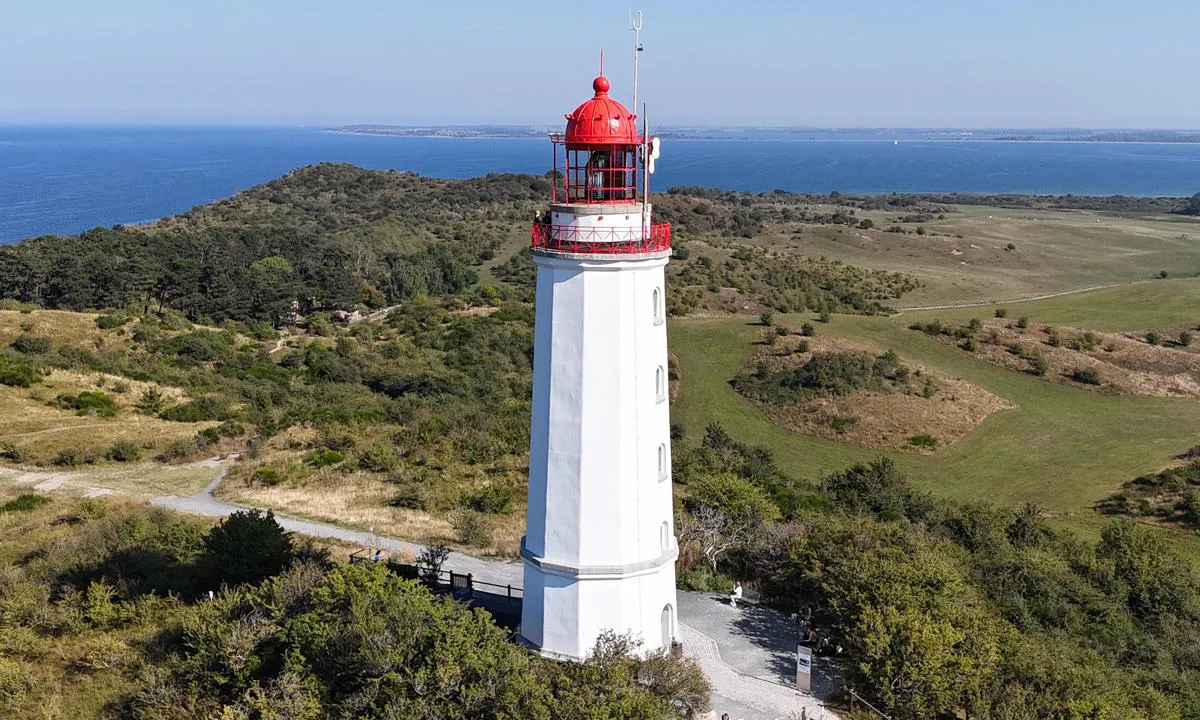 Kloster: {"base": "de", "no": "Fyrt\u00e5rn Dornbusch", "se": "Fyren Dornbusch", "en": "Lighthouse Dornbusch", "da": "Fyrt\u00e5rn Dornbusch", "fr": "Phare Dornbusch", "de": "Leuchtturm Dornbusch", "es": "Faro de Dornbusch", "it": "Faro Dornbusch", "pt": "Farol Dornbusch", "nl": "Vuurtoren Dornbusch", "pl": "Latarnia morska Dornbusch", "uk": "\u041c\u0430\u044f\u043a \u0414\u043e\u0440\u043d\u0431\u0443\u0448", "ro": "Farul Dornbusch", "tr": "Dornbusch Deniz Feneri", "el": "\u03a6\u03ac\u03c1\u03bf\u03c2 Dornbusch", "cs": "Maj\u00e1k Dornbusch", "hu": "Dornbusch vil\u00e1g\u00edt\u00f3torony", "fi": "Dornbuschin majakka", "bg": "\u0424\u0430\u0440 \u0414\u043e\u0440\u043d\u0431\u0443\u0448", "sr": "\u0421\u0432\u0435\u0442\u0438\u043e\u043d\u0438\u043a \u0414\u043e\u0440\u043d\u0431\u0443\u0448", "et": "Dornbuschi majakas", "lv": "Dornbu\u0161as b\u0101ka", "lt": "Dornbuscho \u0161vyturys"}