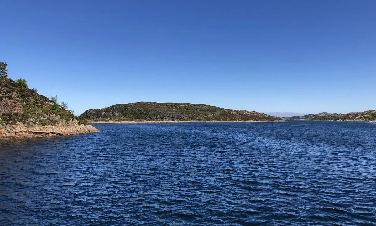 Havna innenfor Klubbøya ligger usjenert til og er en ekte naturhavn.