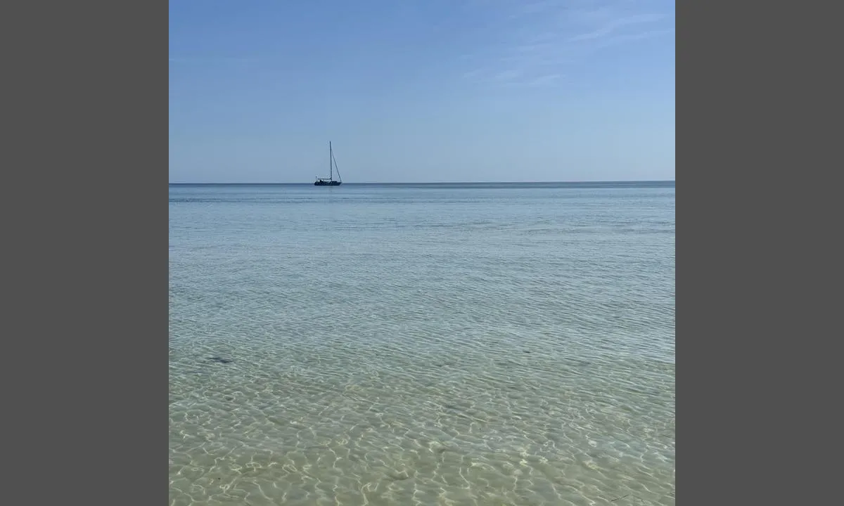 Kolabacken: {"base": "en", "no": "Utmerket sandstrand med grunt vann", "se": "Utm\u00e4rkt sandstrand med grunt vatten", "en": "Excellent sandy beach with shallow water", "da": "Fremragende sandstrand med lavt vand"}