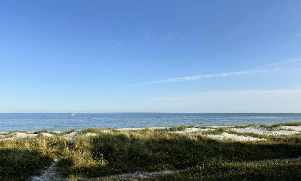 Kolabacken: {"base": "en", "no": "Stranden n\u00e5dde vi lett med et SUP-brett", "se": "Stranden n\u00e5dde vi enkelt med en SUP-br\u00e4da", "en": "The beach we easily reached with a SUP board", "da": "Stranden n\u00e5s nemt med et SUP-board"}