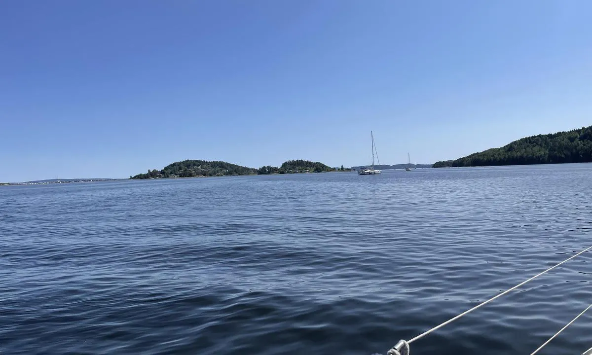 Kommersøya/Sandebukta på svai