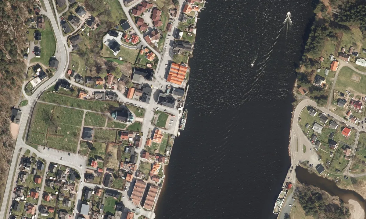 Flyfoto av Kommunal gjestebrygge Svelvik sentrum