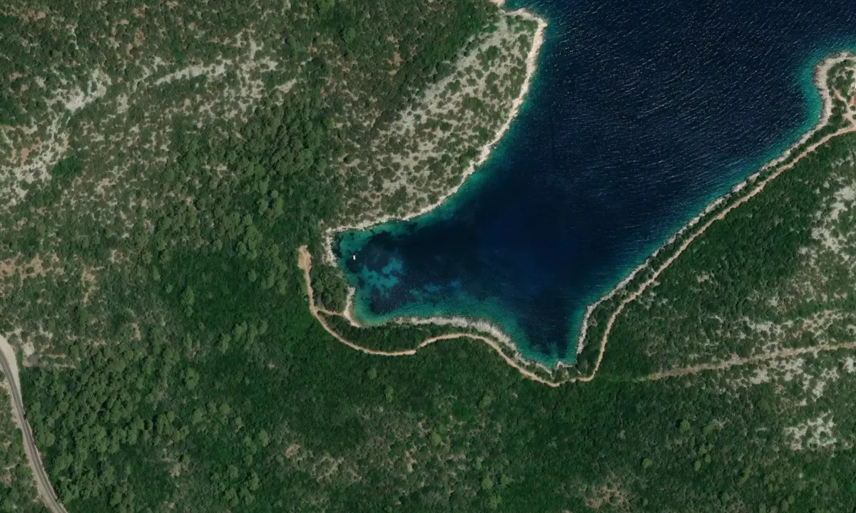 Flyfoto av Korita Bay