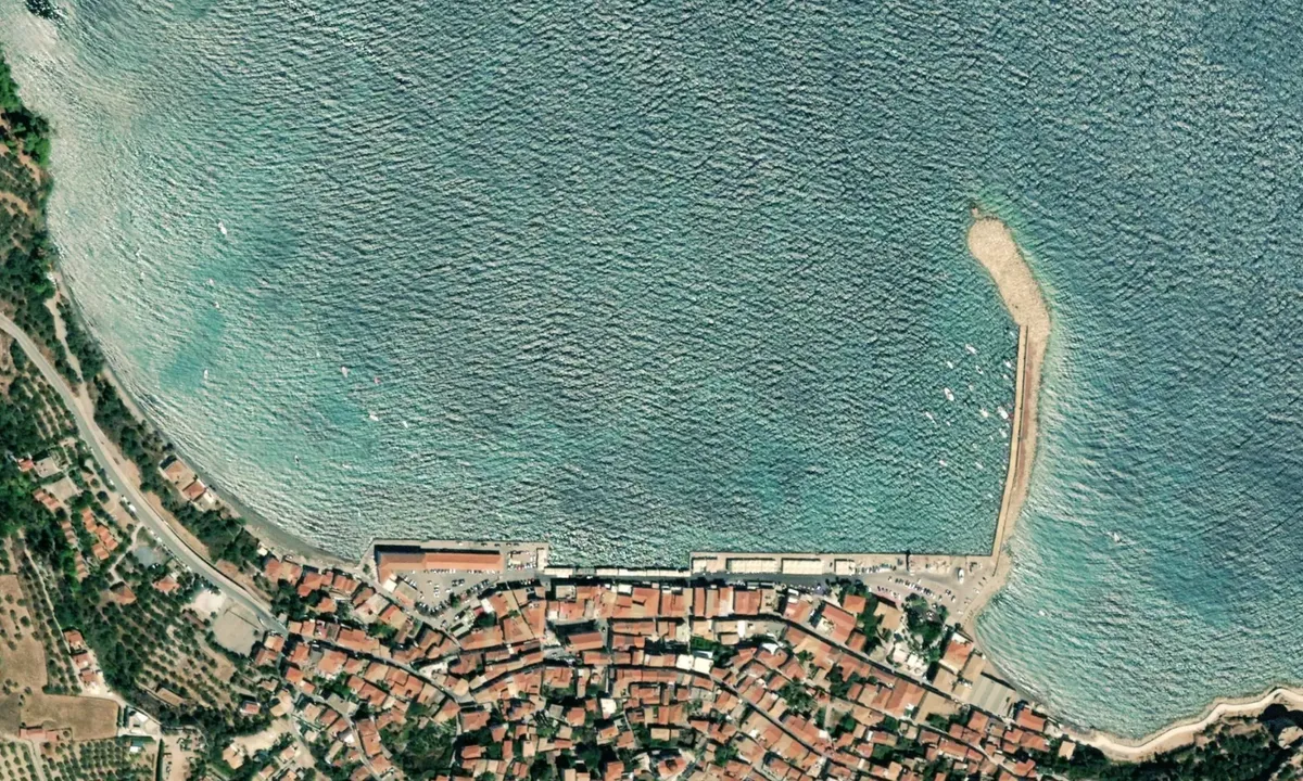 Flyfoto av Koroni 1