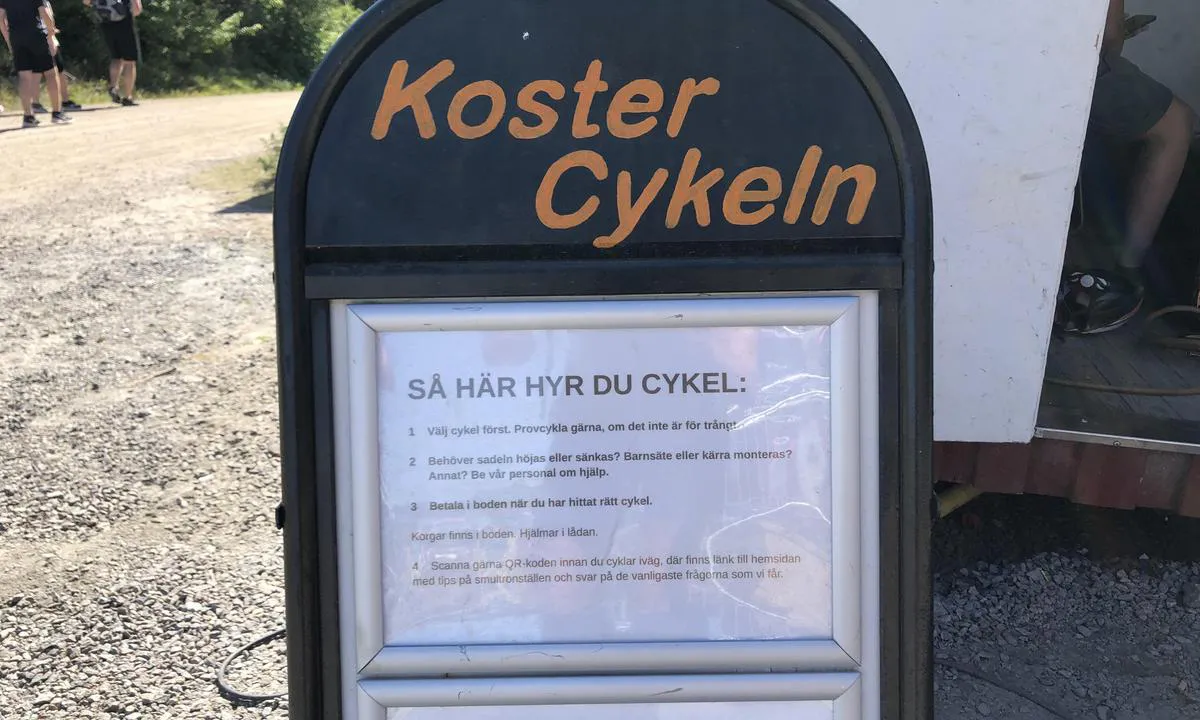 Kostersundet - Långegärde brygga: {"base": "en", "no": "N\u00e6r marinaen kan du leie sykler for \u00e5 utforske \u00f8ya", "se": "N\u00e4ra marinan kan du hyra cyklar f\u00f6r att uppt\u00e4cka \u00f6n", "en": "Close to the marina you can rent bicycles to discover the island", "da": "T\u00e6t p\u00e5 marinaen kan du leje cykler for at opdage \u00f8en"}