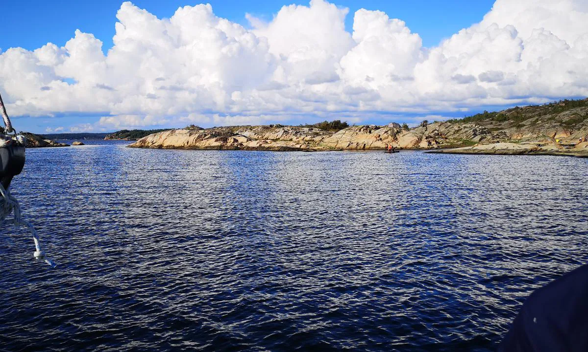 Kråkholmarna: {"base": "se", "no": "Tatt mot nord\u00f8st. Lille \u00f8ya.", "se": "Taget mot nord \u00f6st. Lilla \u00f6n.", "en": "Taken towards the northeast. Little island.", "da": "Taget mod nord \u00f8st. Lille \u00f8."}