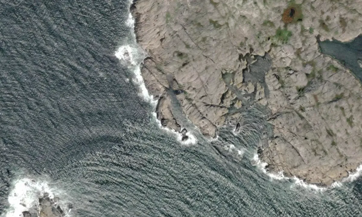 Flyfoto av Kråkholmen - Hälleviksstrand