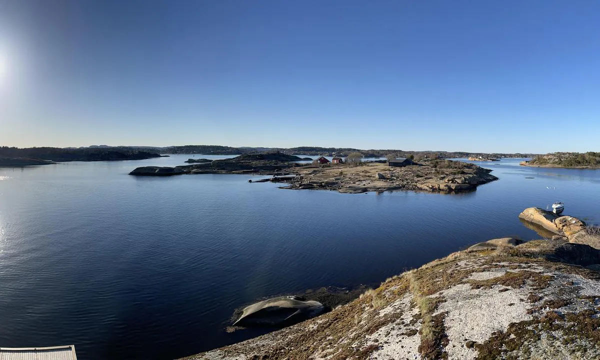 Kråkholmen vest : Rehabilitert brygge i 2022. Flott sted med sol til sent på kveld.