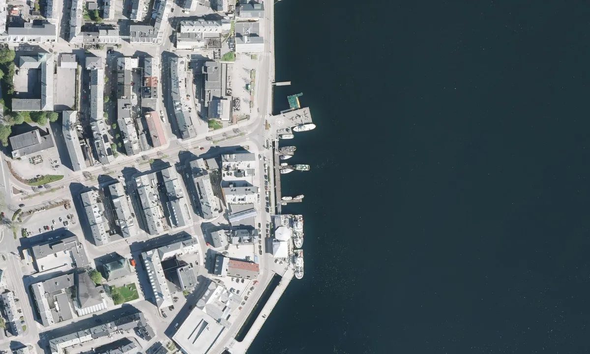 Flyfoto av Kristiansund Gjestehavn - Sentrum