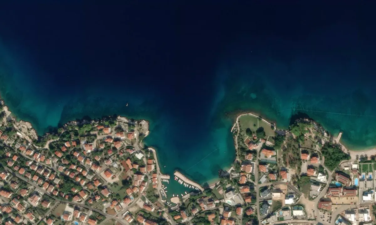 Flyfoto av KRK, Porat