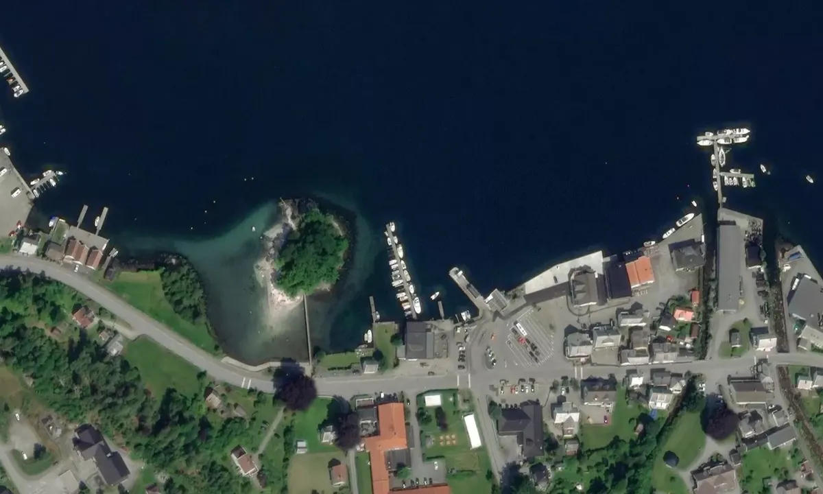 Flyfoto av Kroen i Skånevik