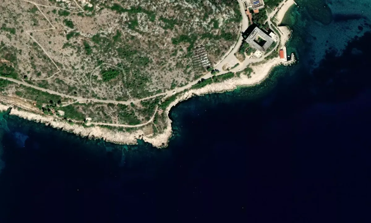 Flyfoto av Kupari