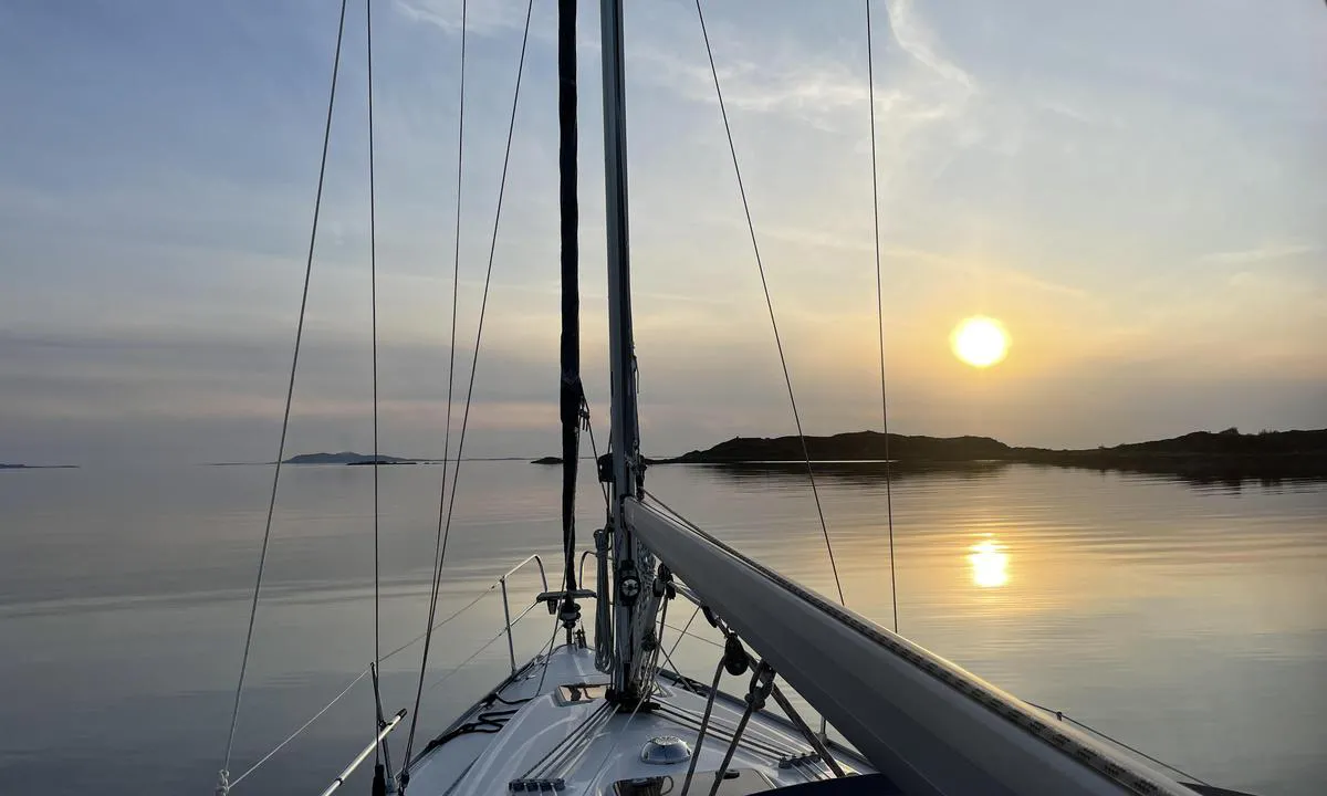 {"base": "no", "no": "Kvalvika/Midsund utsikt mot nord-vest", "se": "Kvalvika/Midsund utsikt mot nordv\u00e4st", "en": "Kvalvika/Midsund view towards north-west", "da": "Kvalvika/Midsund udsigt mod nordvest"}