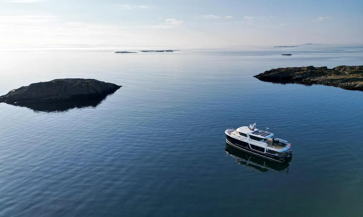 Kvitsøy Hestaskjervika anchorage: View south/east