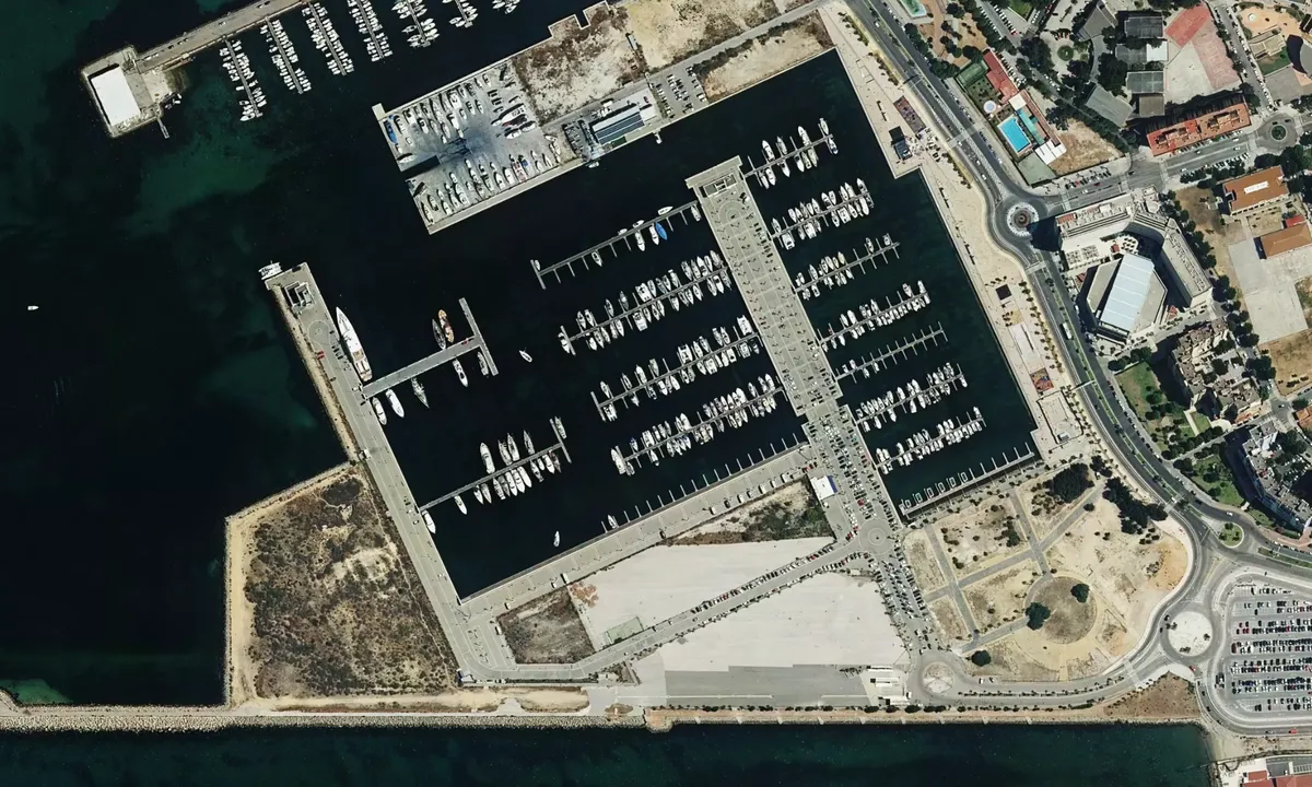 Flyfoto av La Linea - Marina Alcaidesa
