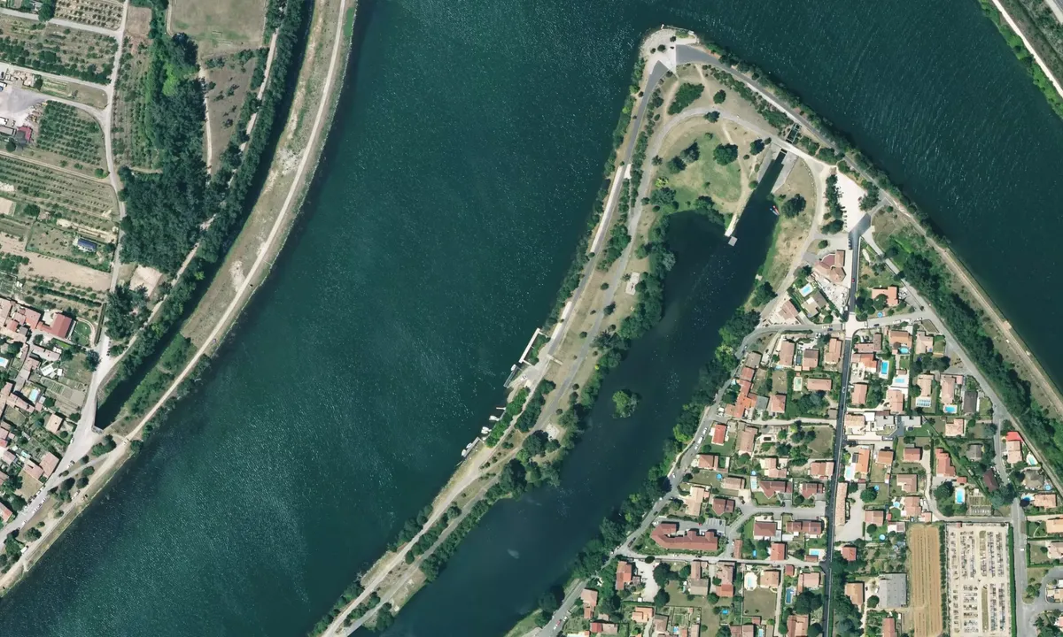 Flyfoto av La Roche-de-Glun